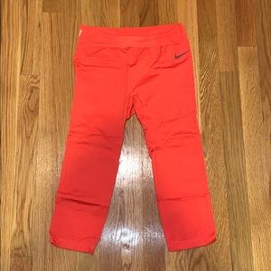 Nike cropped workout leggings